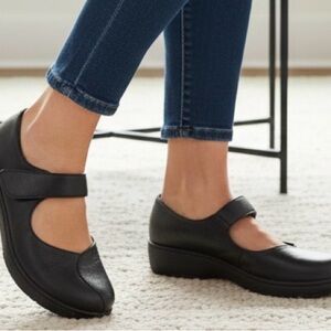 NWOT Dansko Annie Black Mary Jane Comfort Leather Clog Shoes Hook Loop Straps 39